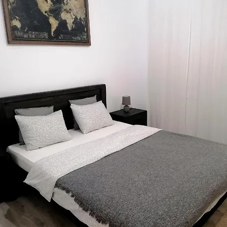 Diamond Apartment *