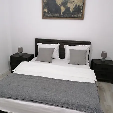Diamond Apartment *