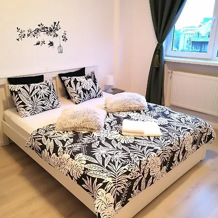 Diamond * 布加勒斯特